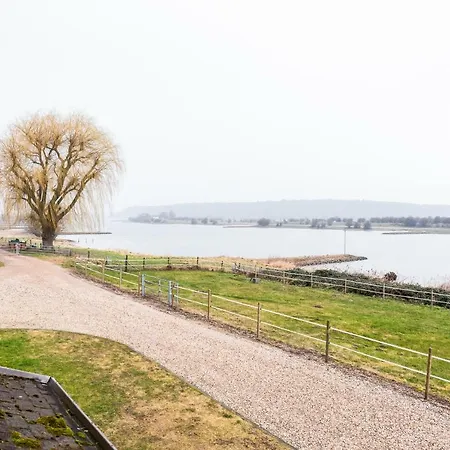 Holiday home Maison Aan Het Water *