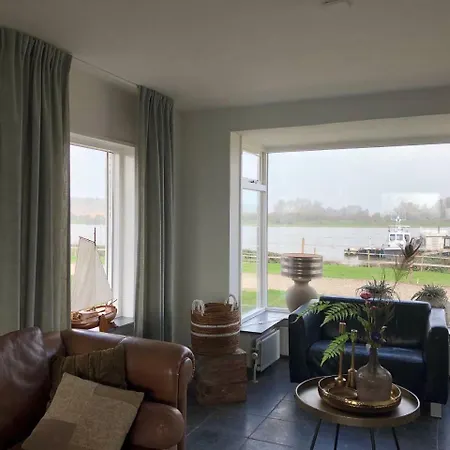 Holiday home Maison Aan Het Water